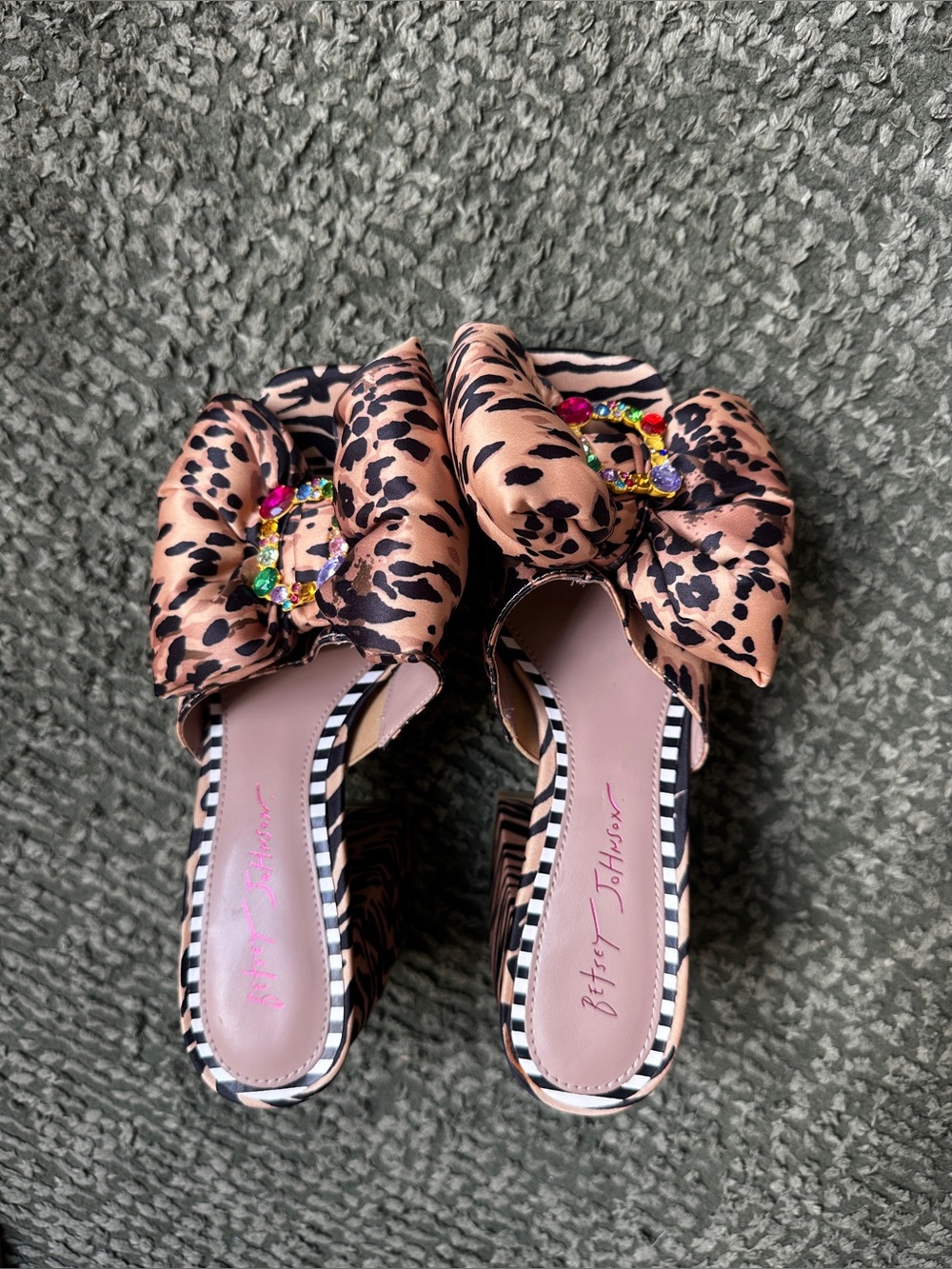 Betsey Johnson Possie Leopard Bow Jeweled Platform Mule Heels Animal Print 8